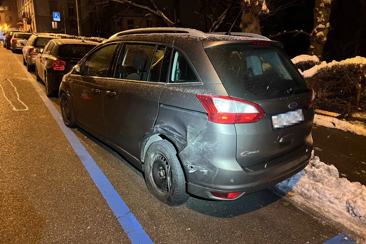 St. Gallen - Mehrere beschädigte Autos nach Selbstunfall - Fahrer nach Unfall in Panik geraten und abgehauen