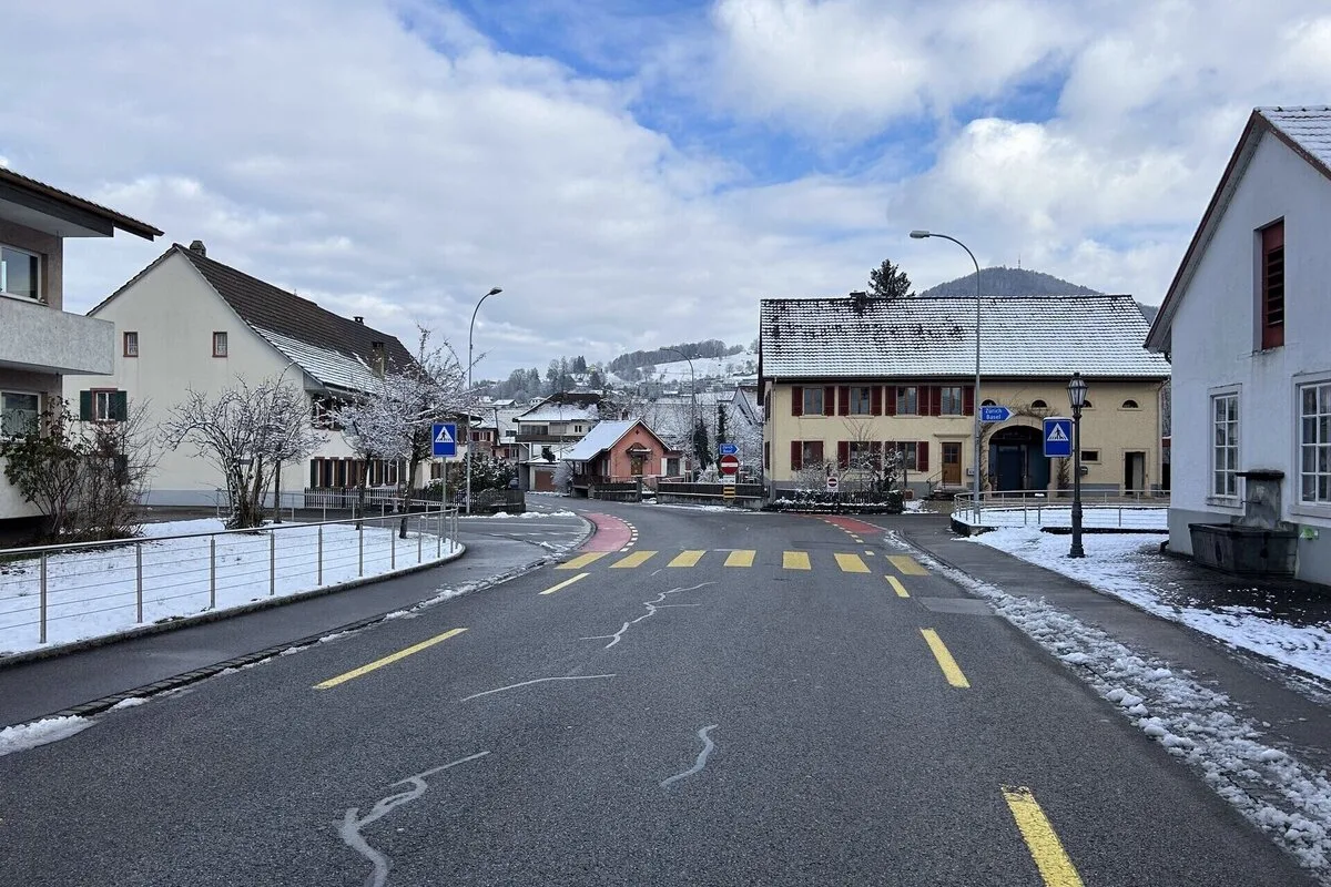 Frick AG - Kollision zwischen Auto und Mofa