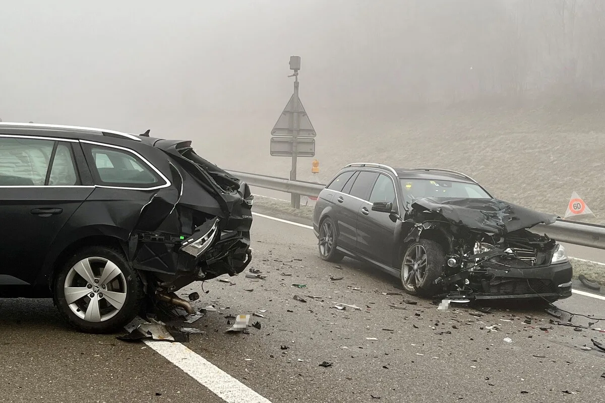 Kemmental/A7 TG - Glatteis führt zu sieben Unfällen mit rund 20 Fahrzeugen 