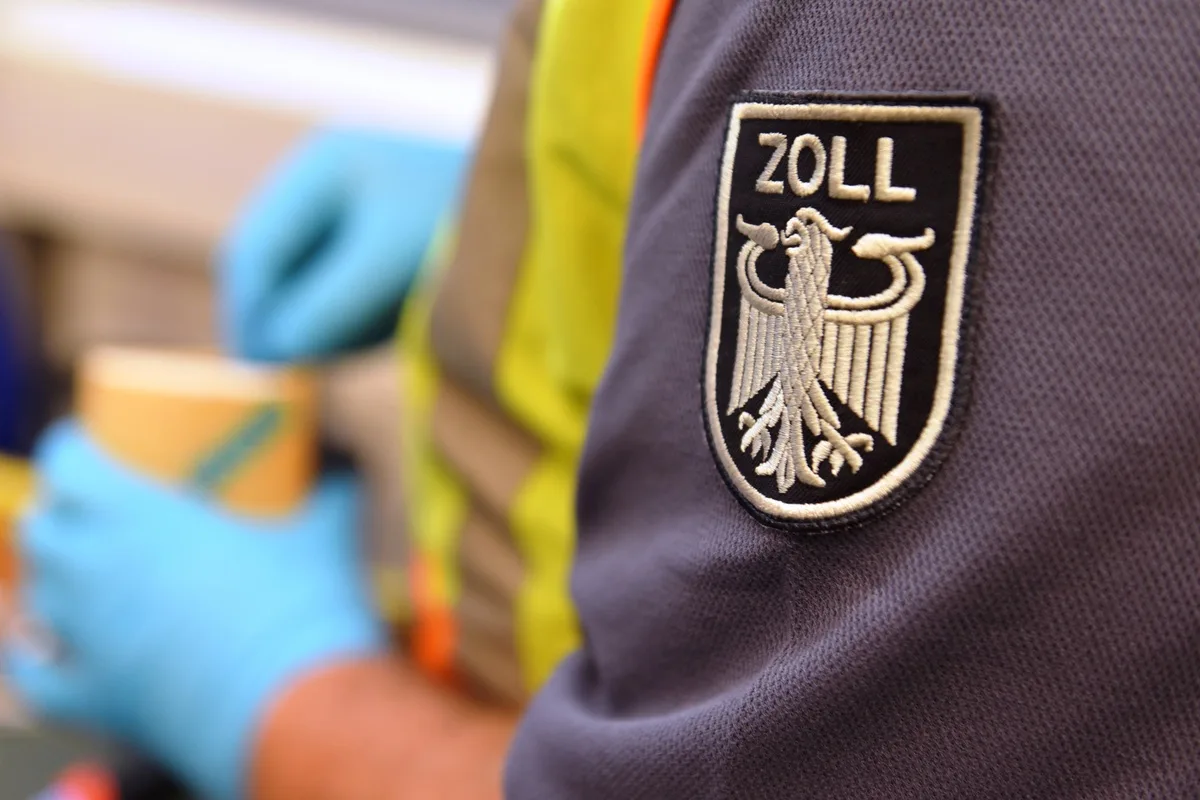 Flughafen Köln/Bonn NW - Kiloweise Drogen in nur einer Woche gefunden 
