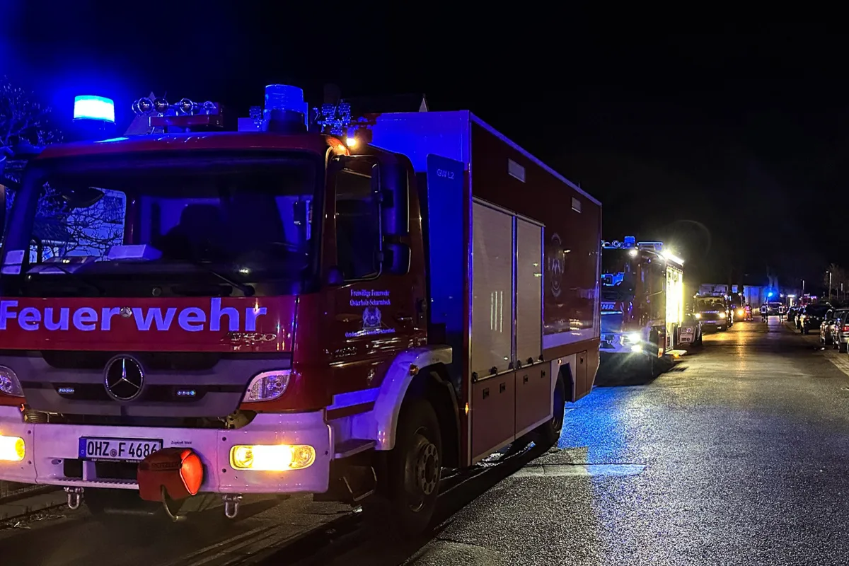 Osterholz-Scharmbeck NI - Großer Einsatz nach Kellerbrand - 22 Personen verletzt 
