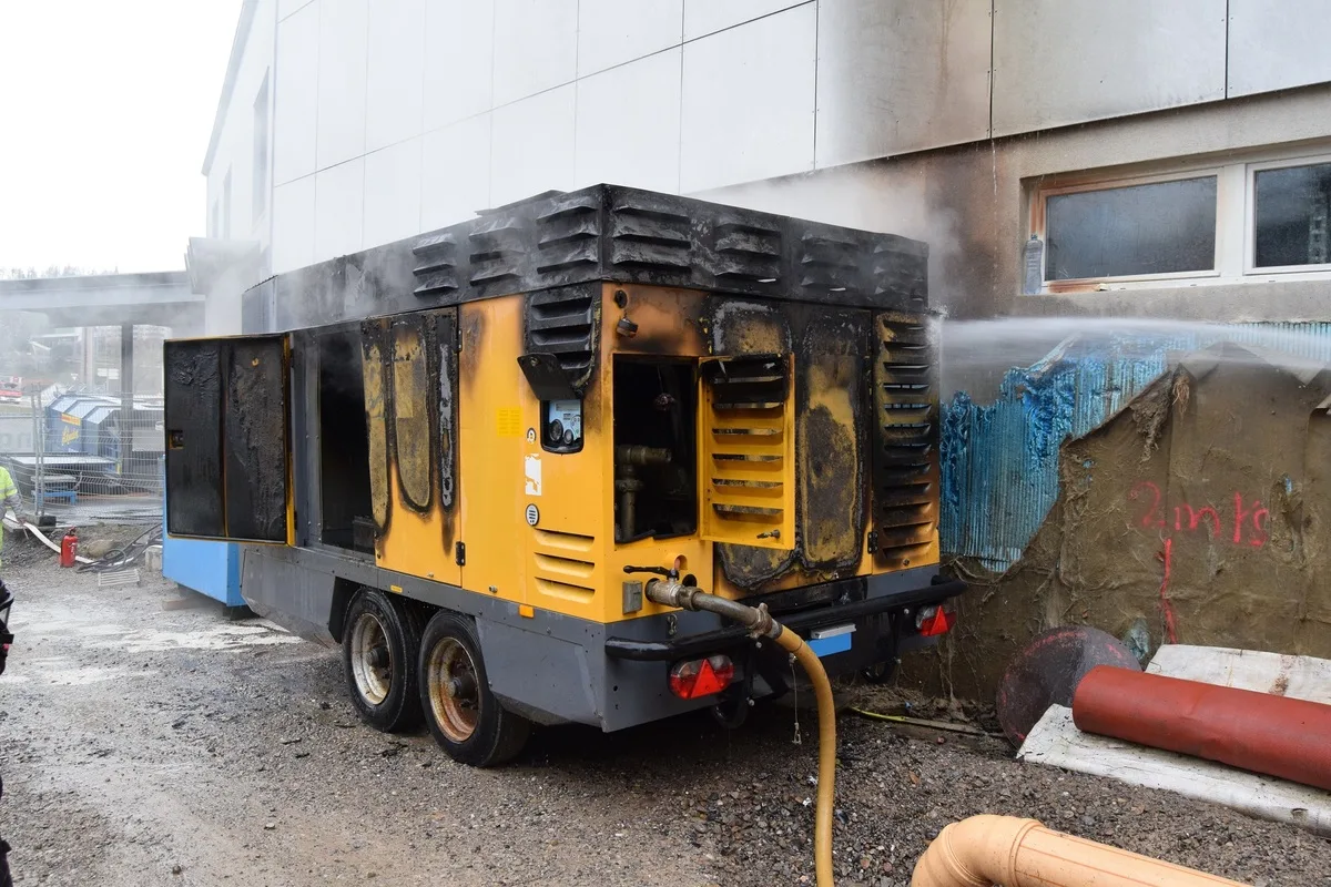 Herisau AR - Kompressoranhänger bei Brand vollständig zerstört