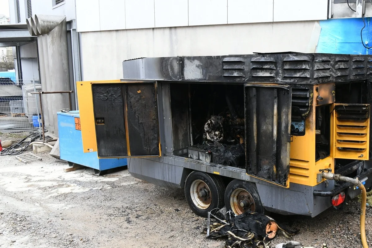 Herisau AR - Kompressoranhänger bei Brand vollständig zerstört