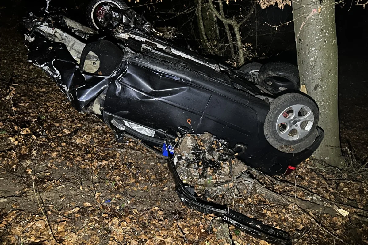 Mülligen AG -  Motor bei Selbstunfall aus VW Golf gerissen