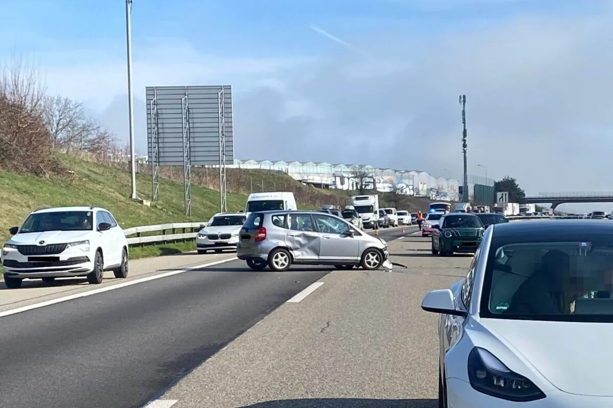 Flumenthal/Wiedlisbach SO - Auffahrkollisionen auf der A1 sorgen für Verkehrsbehinderungen