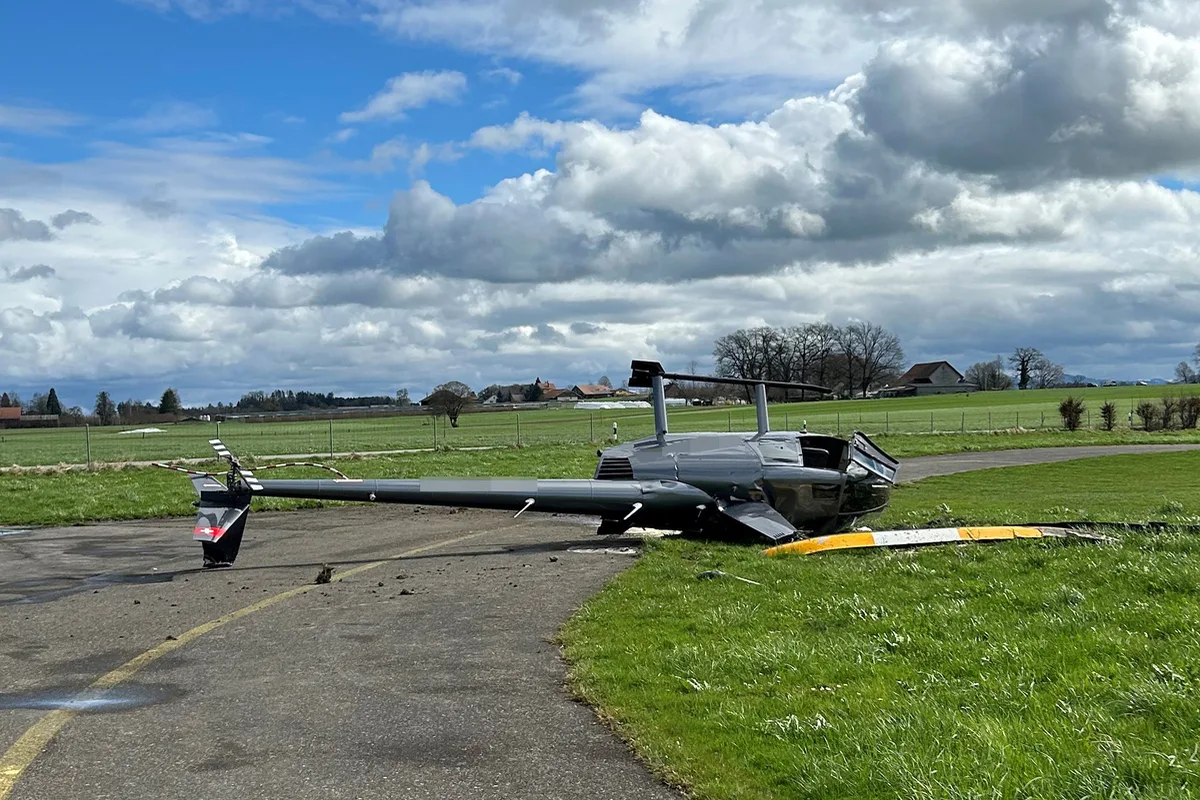 Sitterdorf TG - Helikopter beim Landeanflug verunfallt
