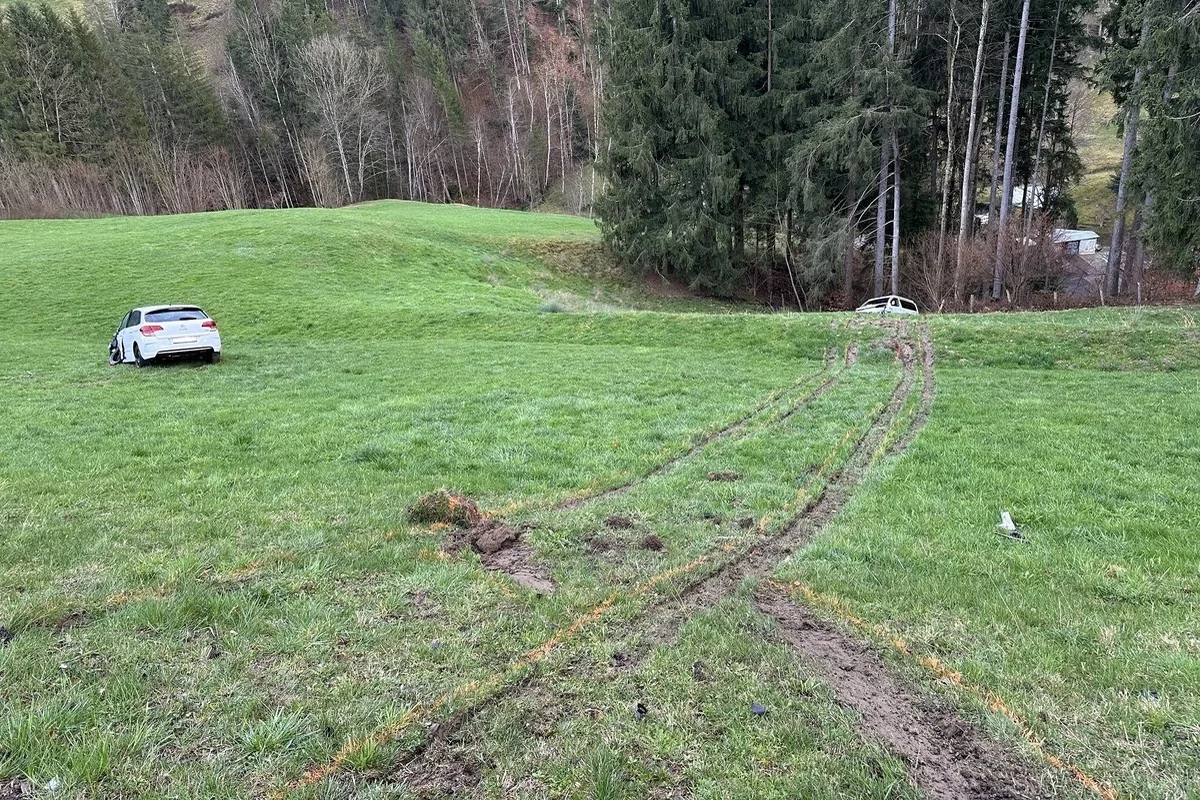 Bühler AR - Drei Personen bei Unfall verletzt 