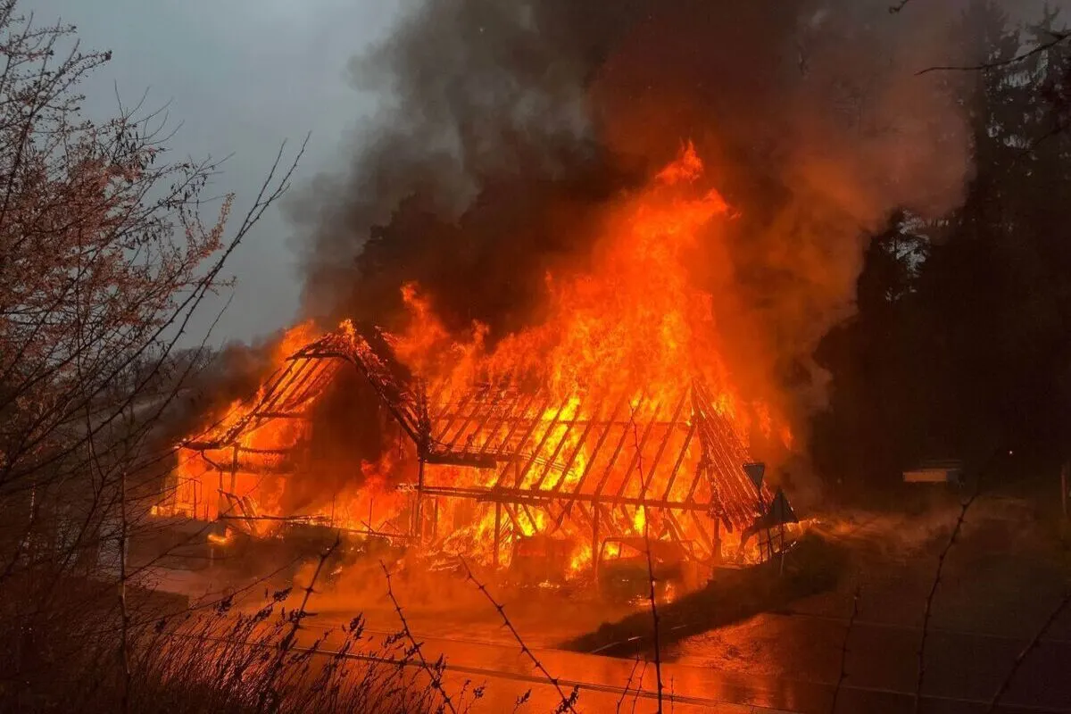 Lüterswil SO - Bauernhaus durch Brand komplett zerstört