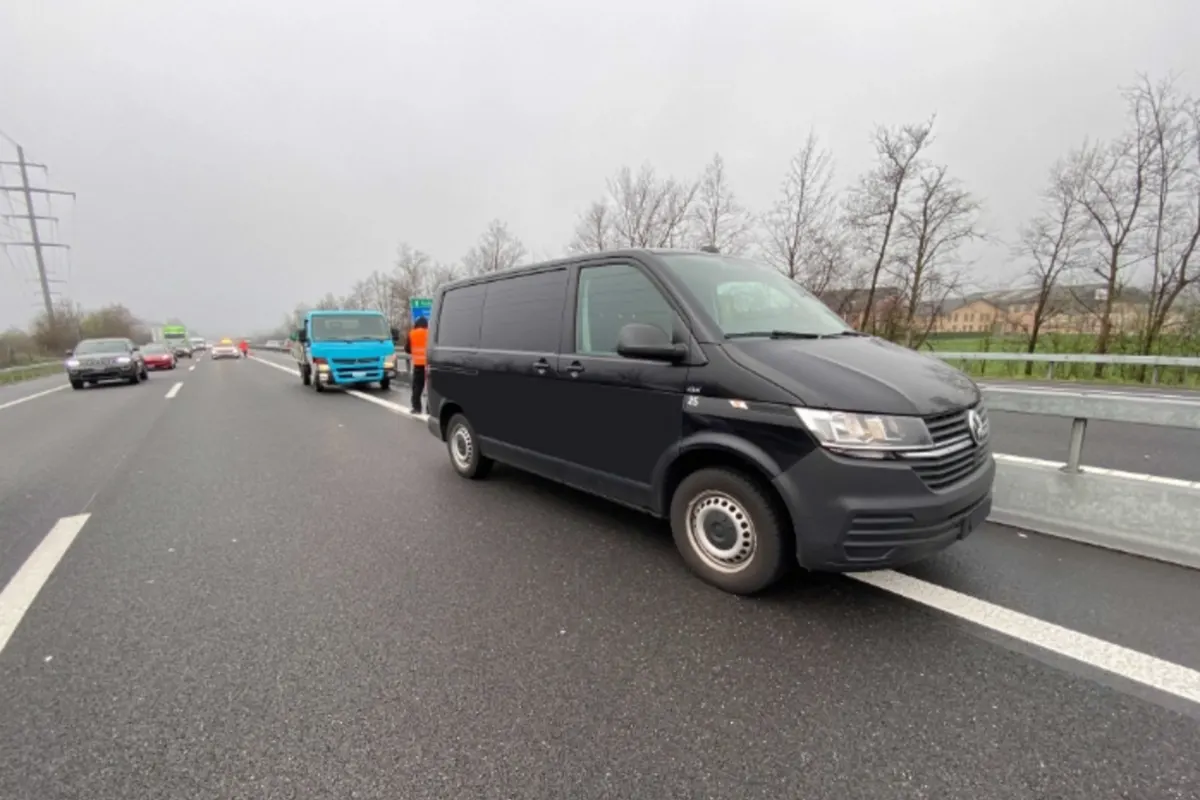 Cham ZG - Zwei Verletzte nach Auffahrunfall