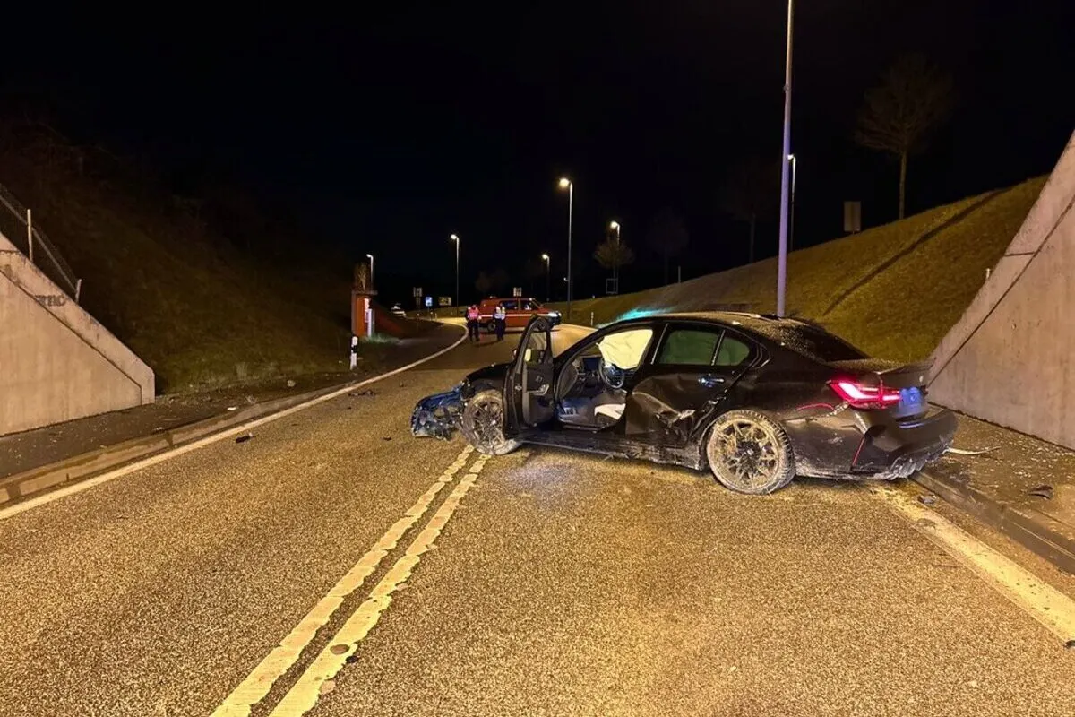 Oberwil-Lieli AG - Gegen eine Tunnelwand geprallt - Lenker verletzt 