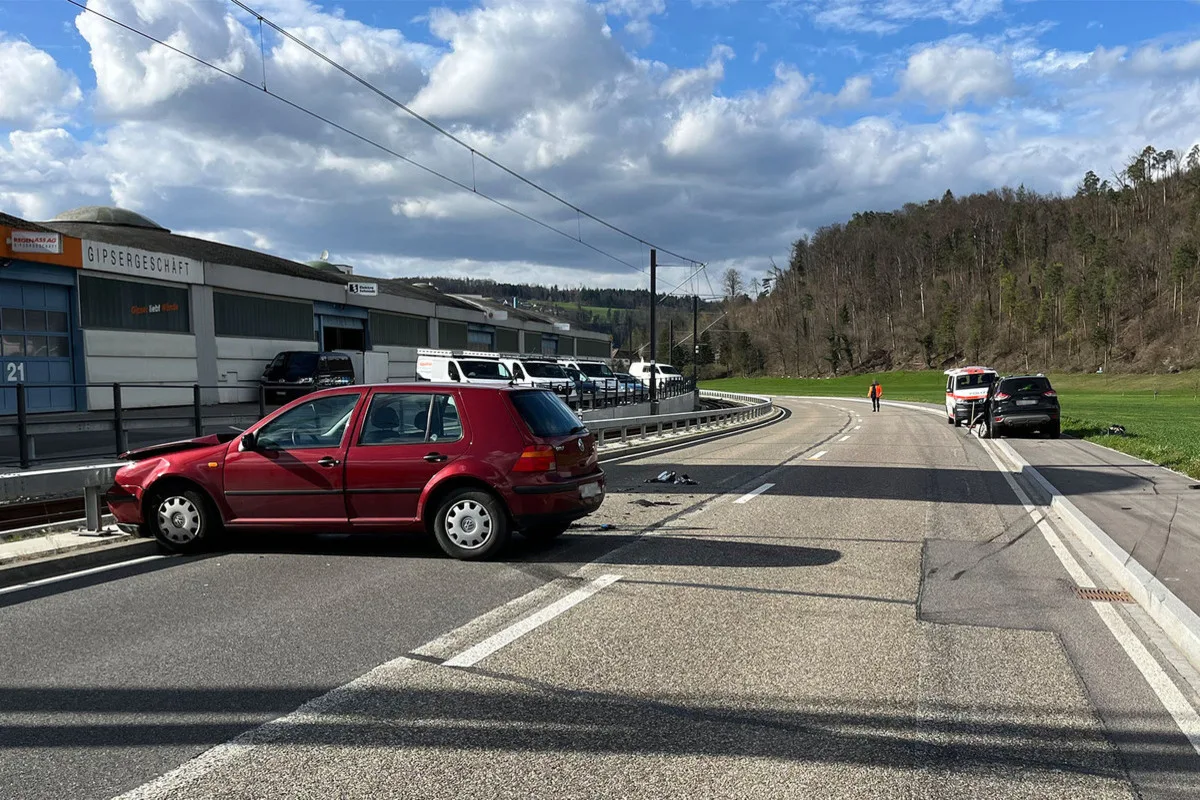 Bubendorf BL - Lernfahrerin gerät bei Unfall auf die Gegenfahrbahn