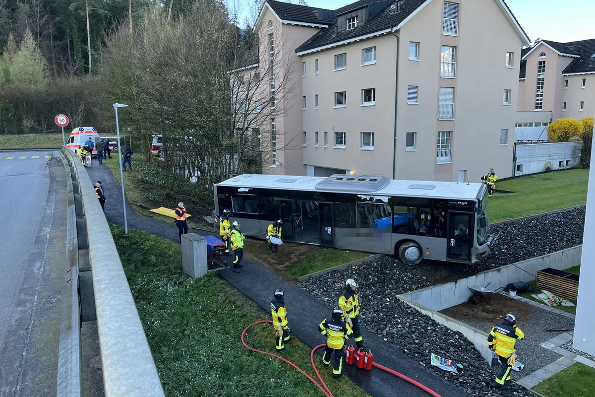 Unfall in Schaanwald FL - Kontrolle über Bus verloren