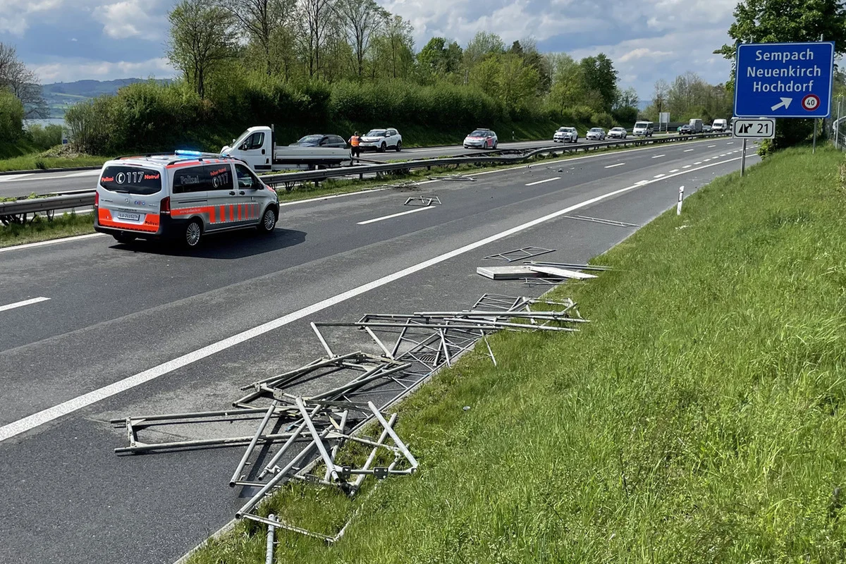 Sempach/A2 LU - Verkehrsbehinderungen nach Unfall