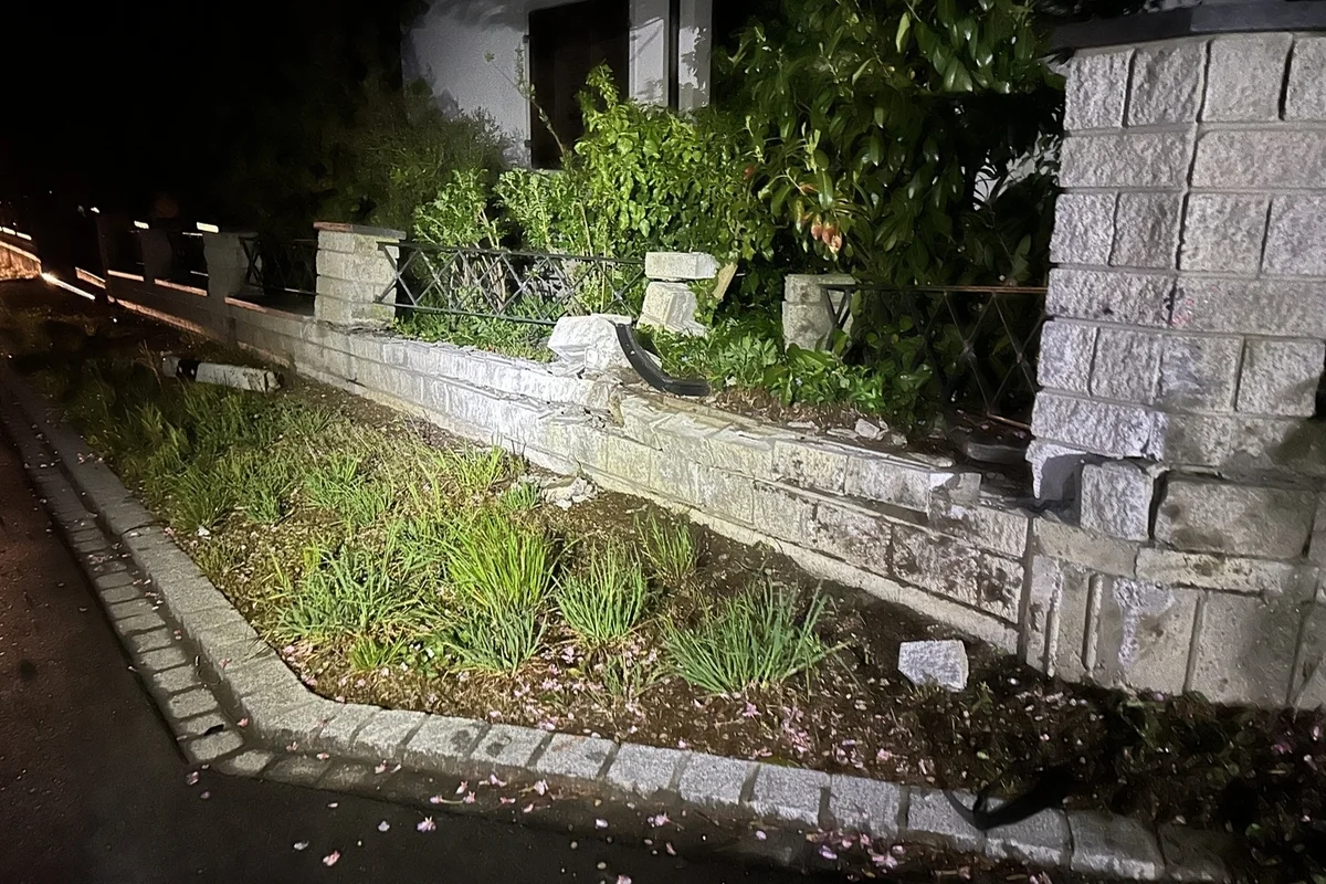 Ehrendingen AG - Betrunken gegen einen Hydranten gefahren