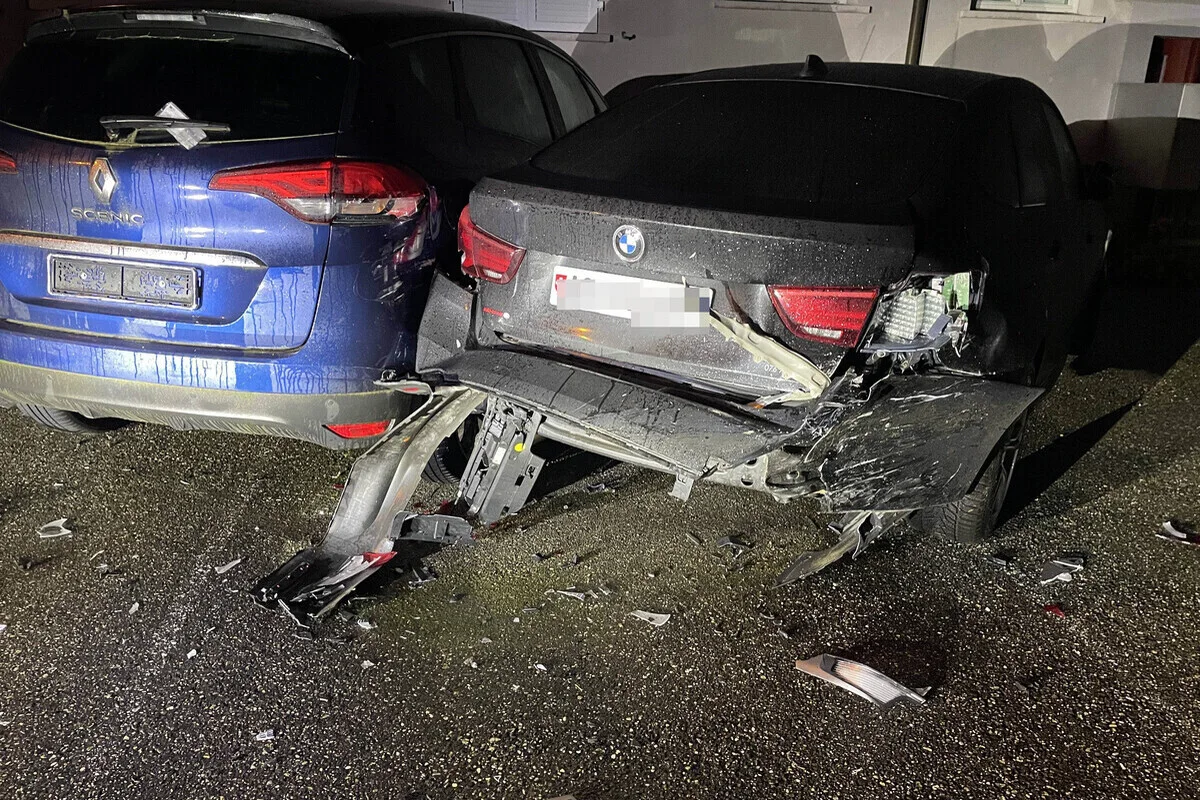 Oftringen AG - Mercedes gestohlen und verunfallt 