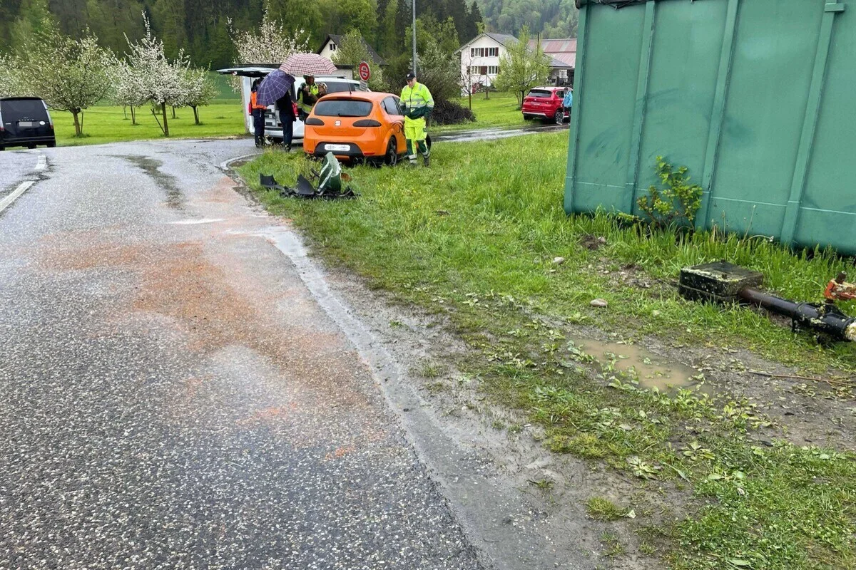 Seon/Olsberg AG - Zwei Selbstunfälle - zweimal Totalschaden 