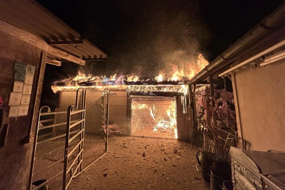 Uerkheim AG - Holzschopf in Vollbrand