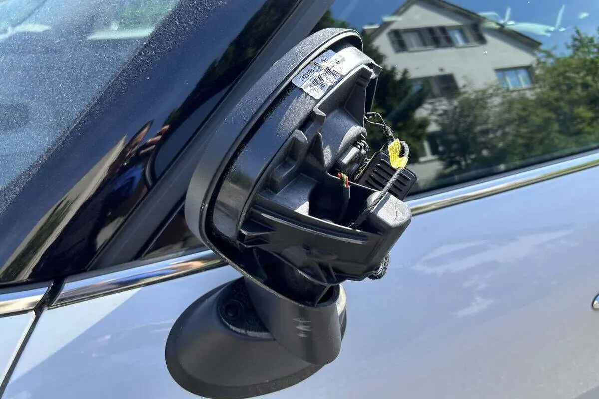 Aarau - Mehrere parkierte Autos beschädigt 