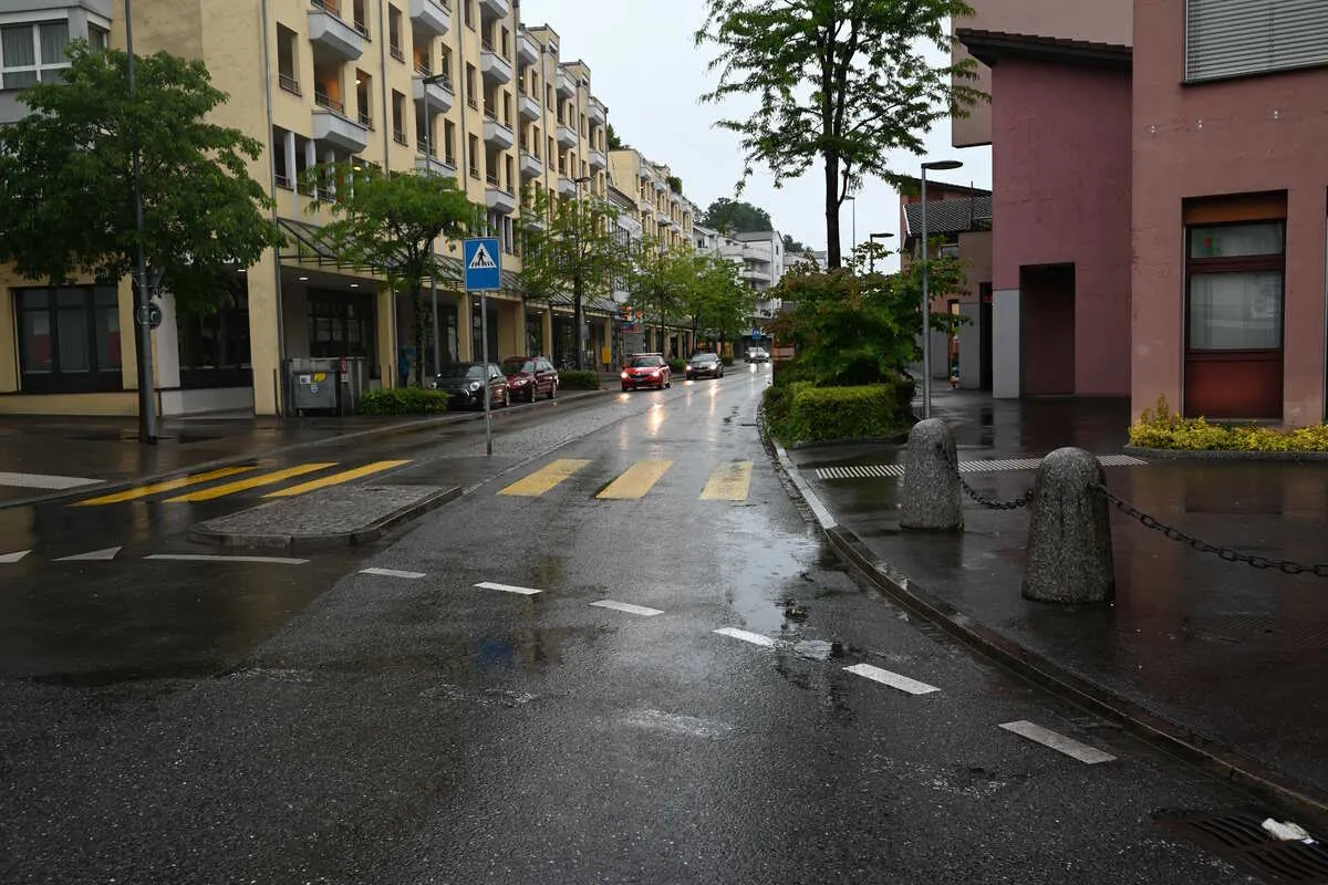 Rapperswil-Jona SG - Fussgänger prallt gegen Auto 