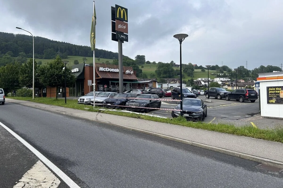 Unfall in Reinach AG - Kontrolle über BMW verloren