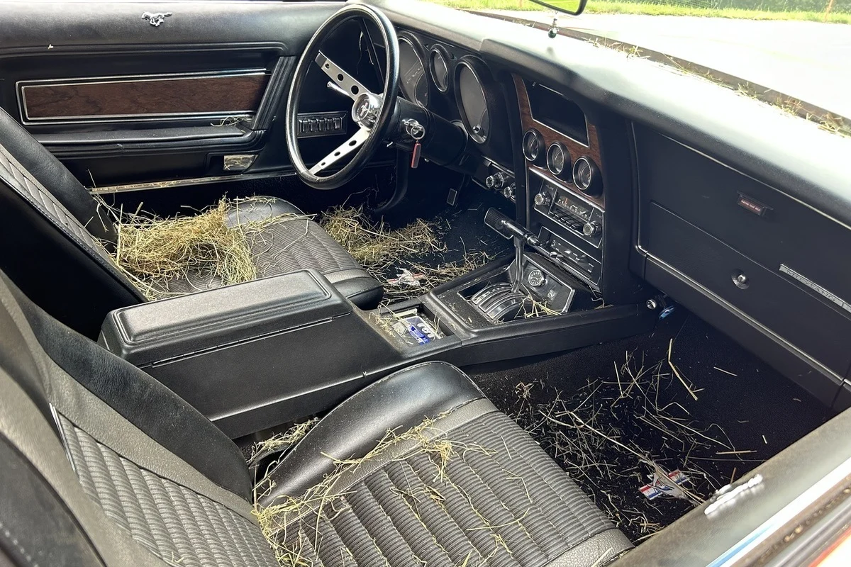 Krummenau SG - Heuballe mit zwei Autos kollidiert 