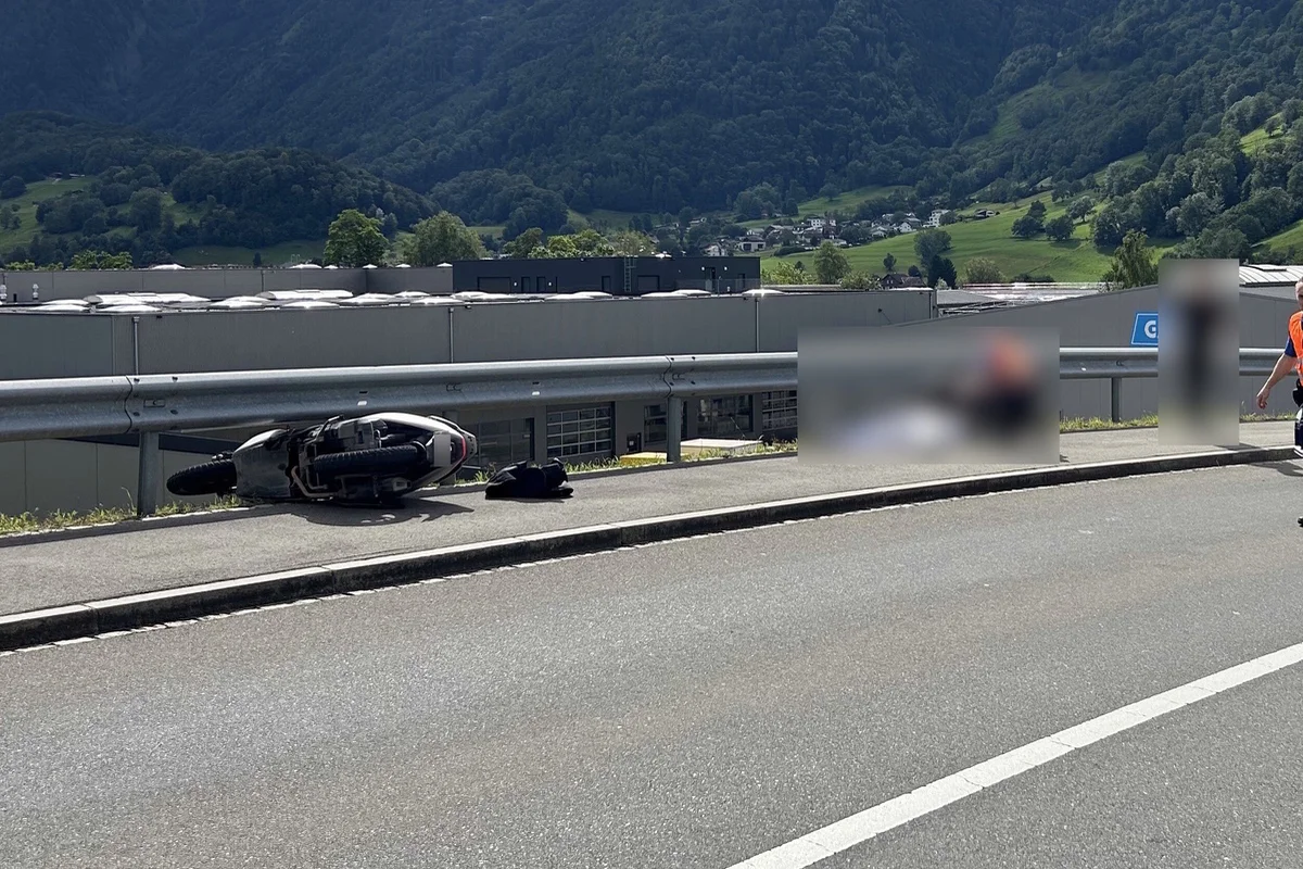 Rüthi SG - 17-jährige Rollerfahrerin verunfallt