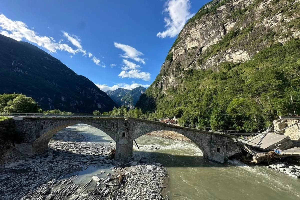 Unwetter in den Kantonen Tessin und Wallis - Mehrere Armeeangehörige im Einsatz 