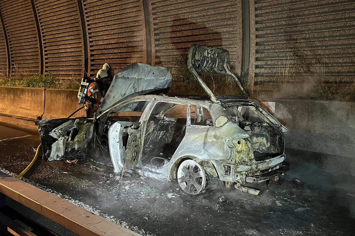 Zunzgen BL - Verkehrsbehinderungen nach Fahrzeugbrand 