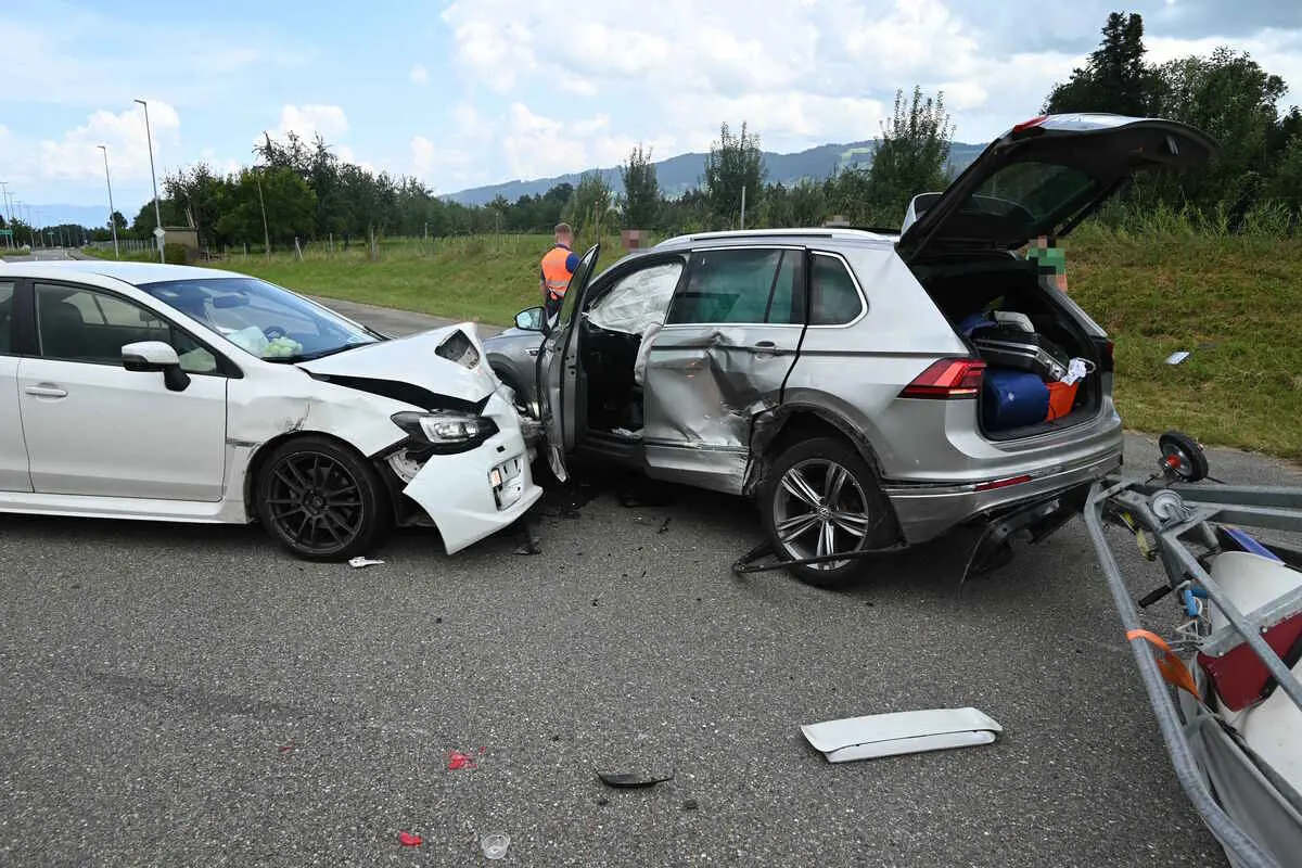 Mörschwil SG - Entgegenkommendes Auto übersehen