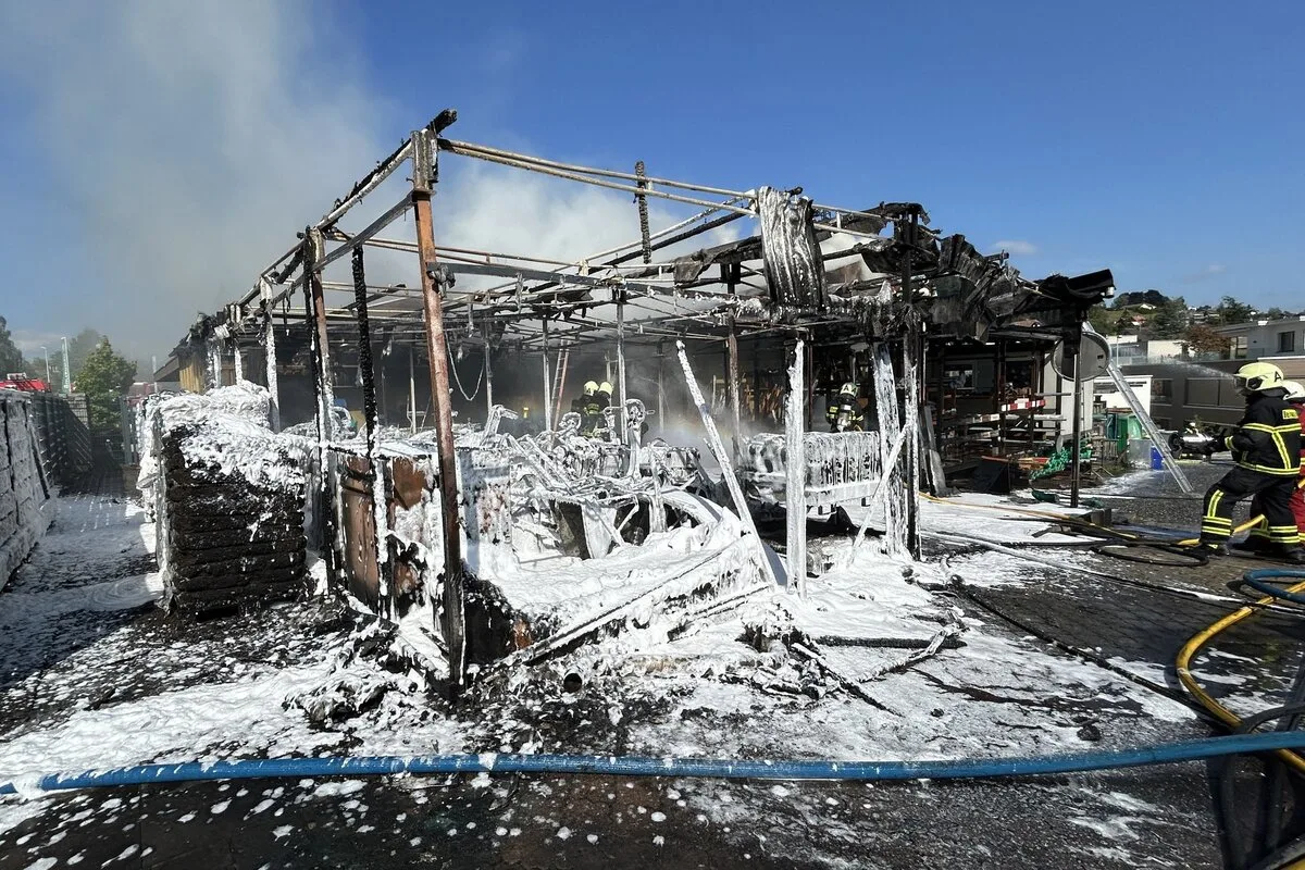 Beinwil am See AG - Brand löst Grossaufgebot der Feuerwehr aus