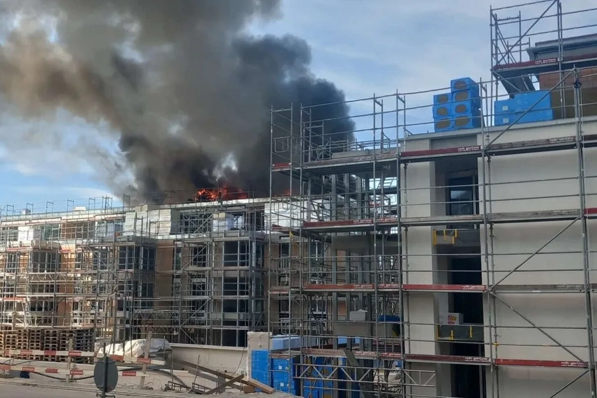 Frick AG - Brand auf einer Baustelle - zwei Personen mit Rauchgasvergiftung im Spital