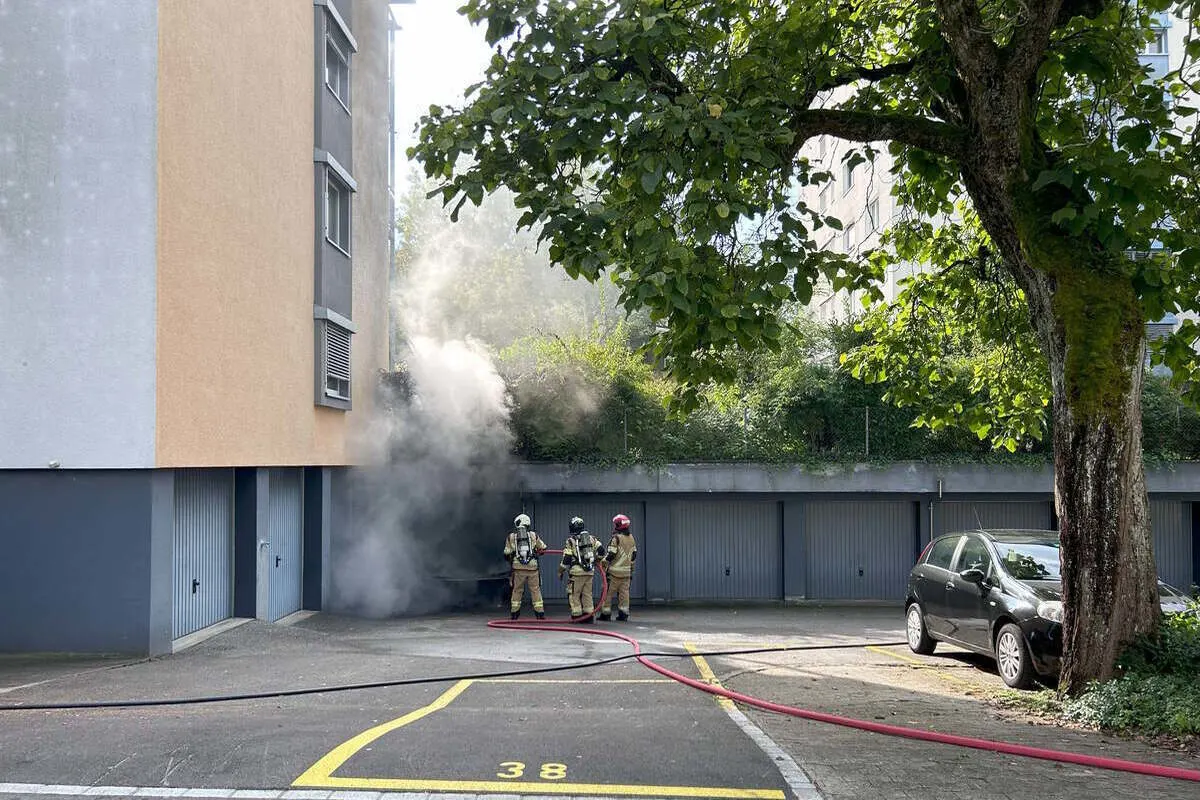 Rapperswil-Jona SG - Brandausbruch in einer Garage