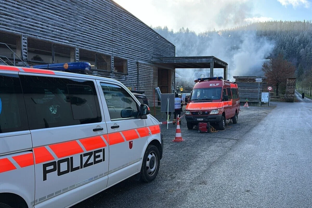 Einsiedeln SZ – Rauchentwicklung in einer Schnitzelanlage