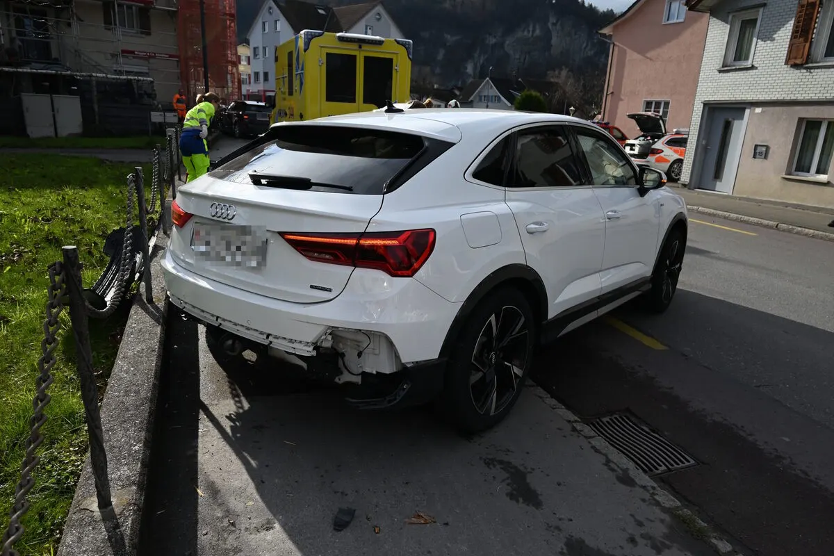 Oberriet SG – Schlaf am Steuer führt zu heftigem Unfall - Alpine Air Ambulance im Einsatz