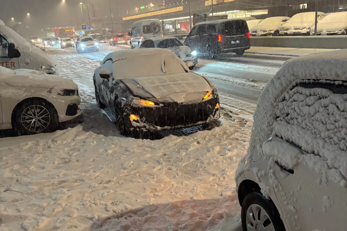 Kanton Glarus GL – Unfälle und Verkehrsbehinderungen wegen starken Schnefalls