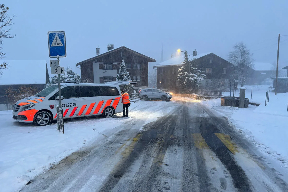Kanton Glarus GL – Unfälle und Verkehrsbehinderungen wegen starken Schnefalls