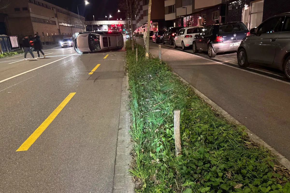 Stadt Zürich – Selbstunfall mit Auto im Kreis 2