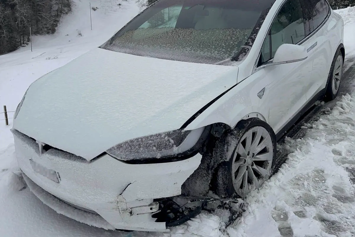 Kanton Schwyz – Zahlreiche Unfälle wegen schneebedeckten Strassen