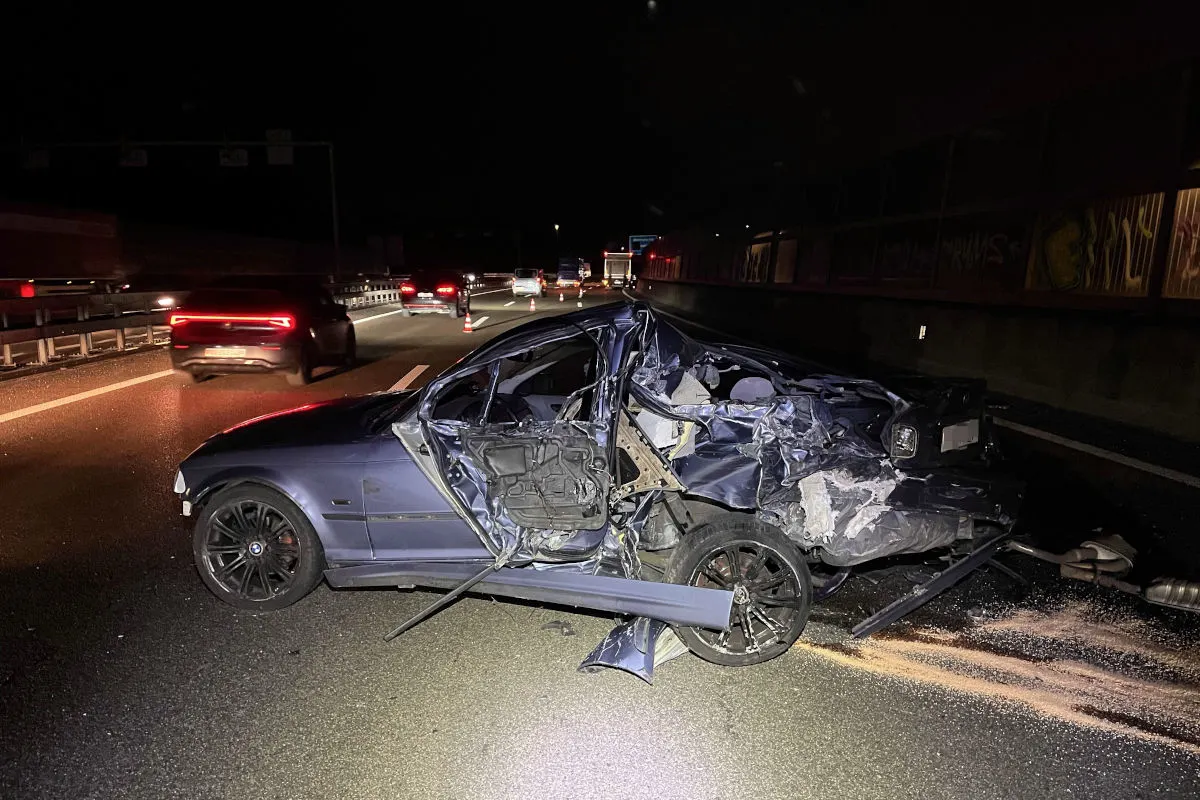A1 Wettingen AG – Kollision eines Lastwagen mit einem Pannenfahrzeug