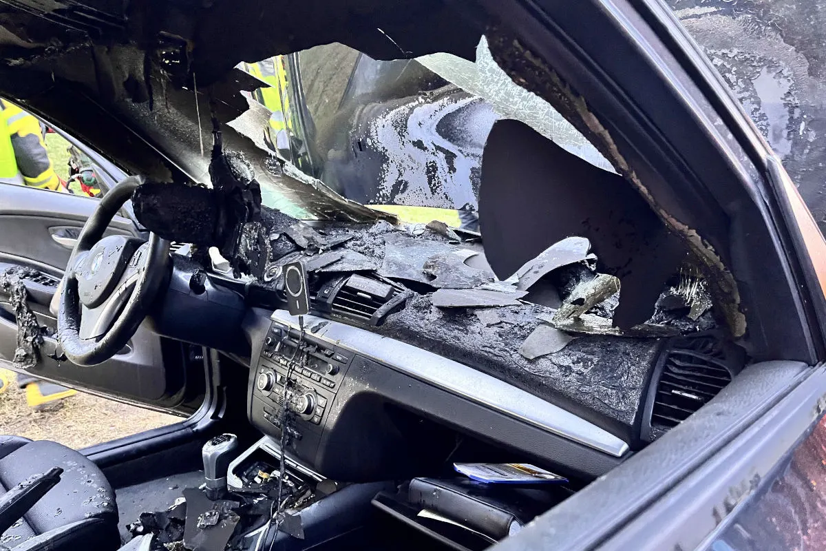 Dietfurt SG – Brand eines Fahrzeugs auf einem Ausstellungsplatz