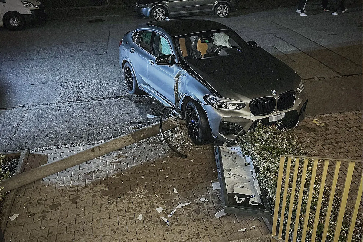 Allschwil BL – Autolenker verunfallt in einer Kurve  