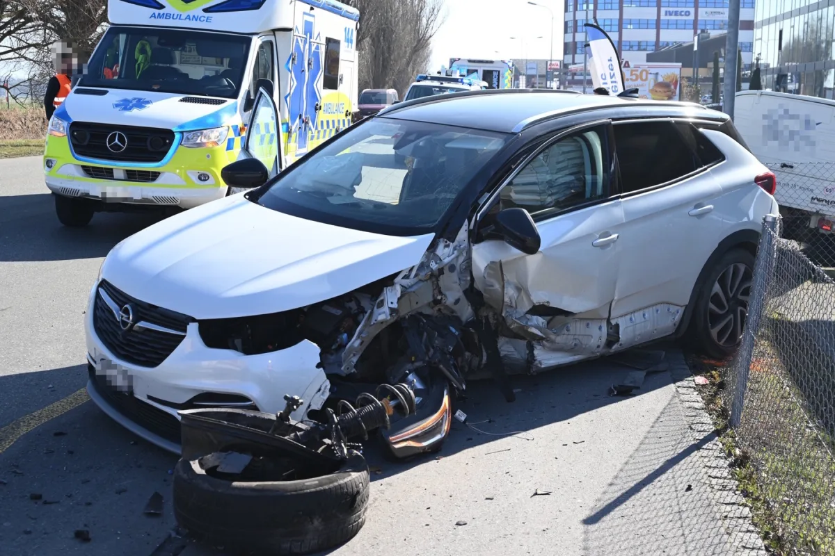 Unfall in Staad SG – Frontalkollision zweier Autos