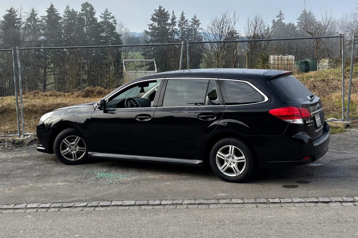 Egnach TG – Autoscheiben eingeschlagen und Gegenstände entwendet