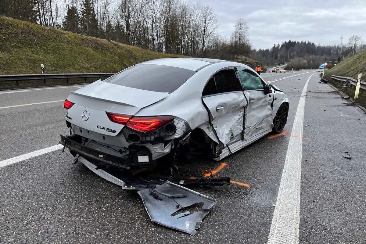 Rapperswil-Jona SG – Heftiger Unfall nach Überholamöver