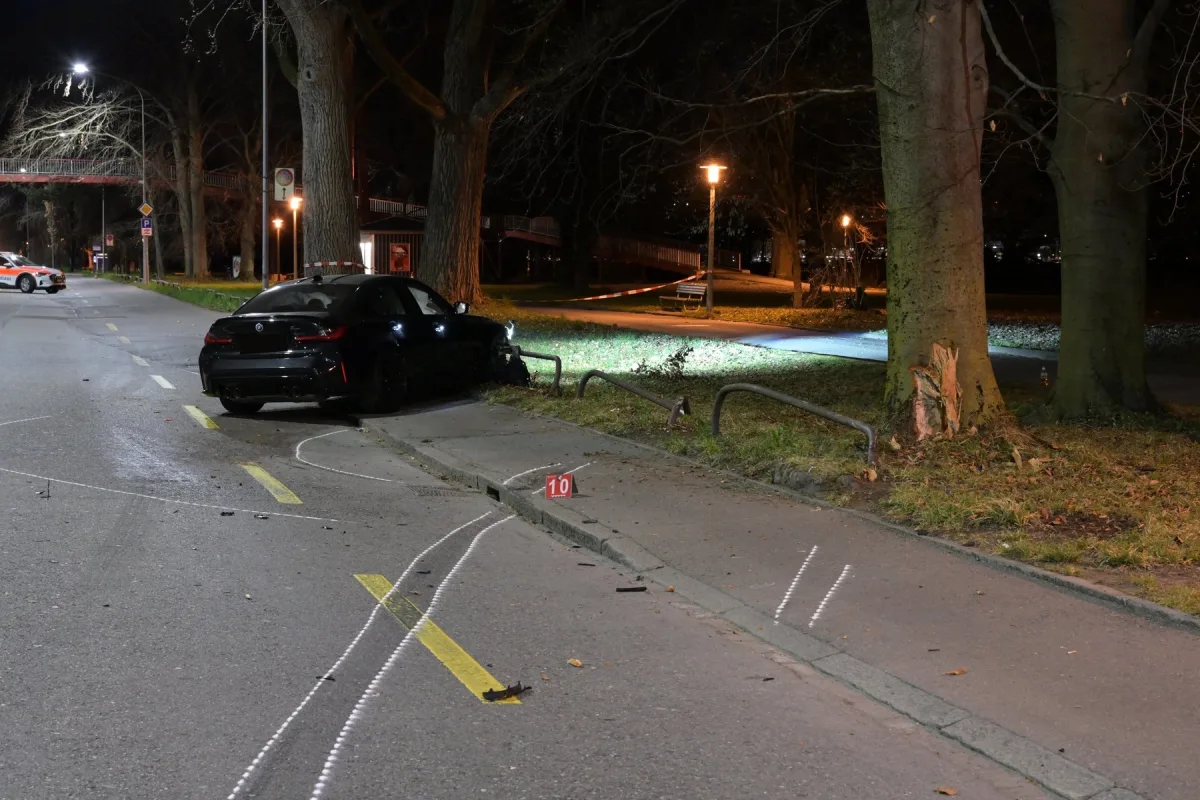 Kreis 2 Zürich – Neulenker donnert mit BMW M3 in Baum