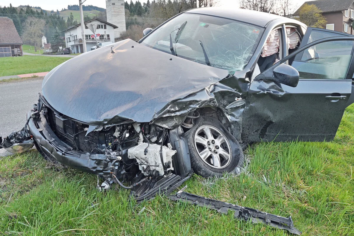 Kanton Luzern – Mehrere Verkehrsunfälle und Diebstähle am Wochenende 