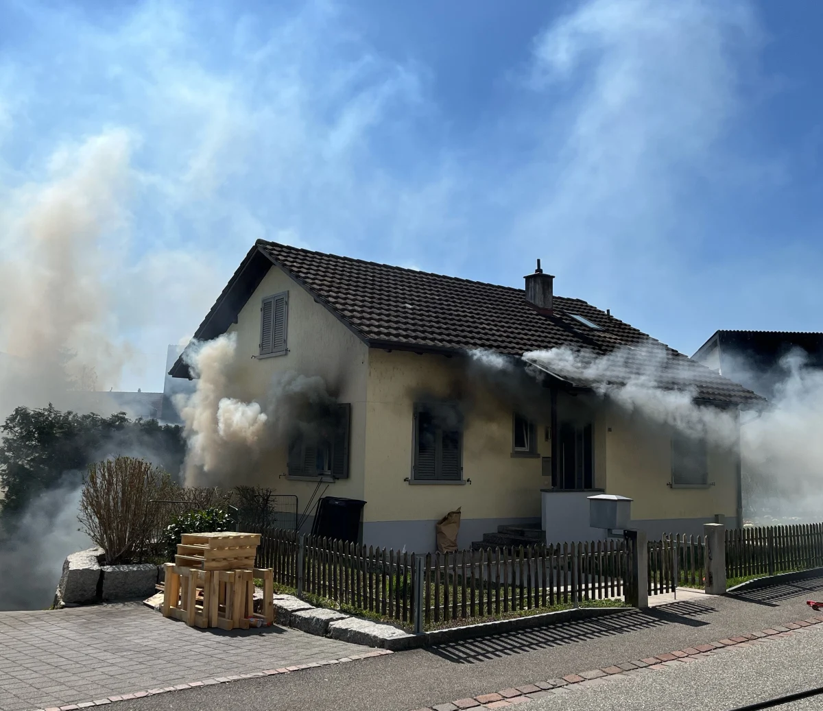 Niedergösgen SO – Brand durch Akku-Defekt ausgelöst