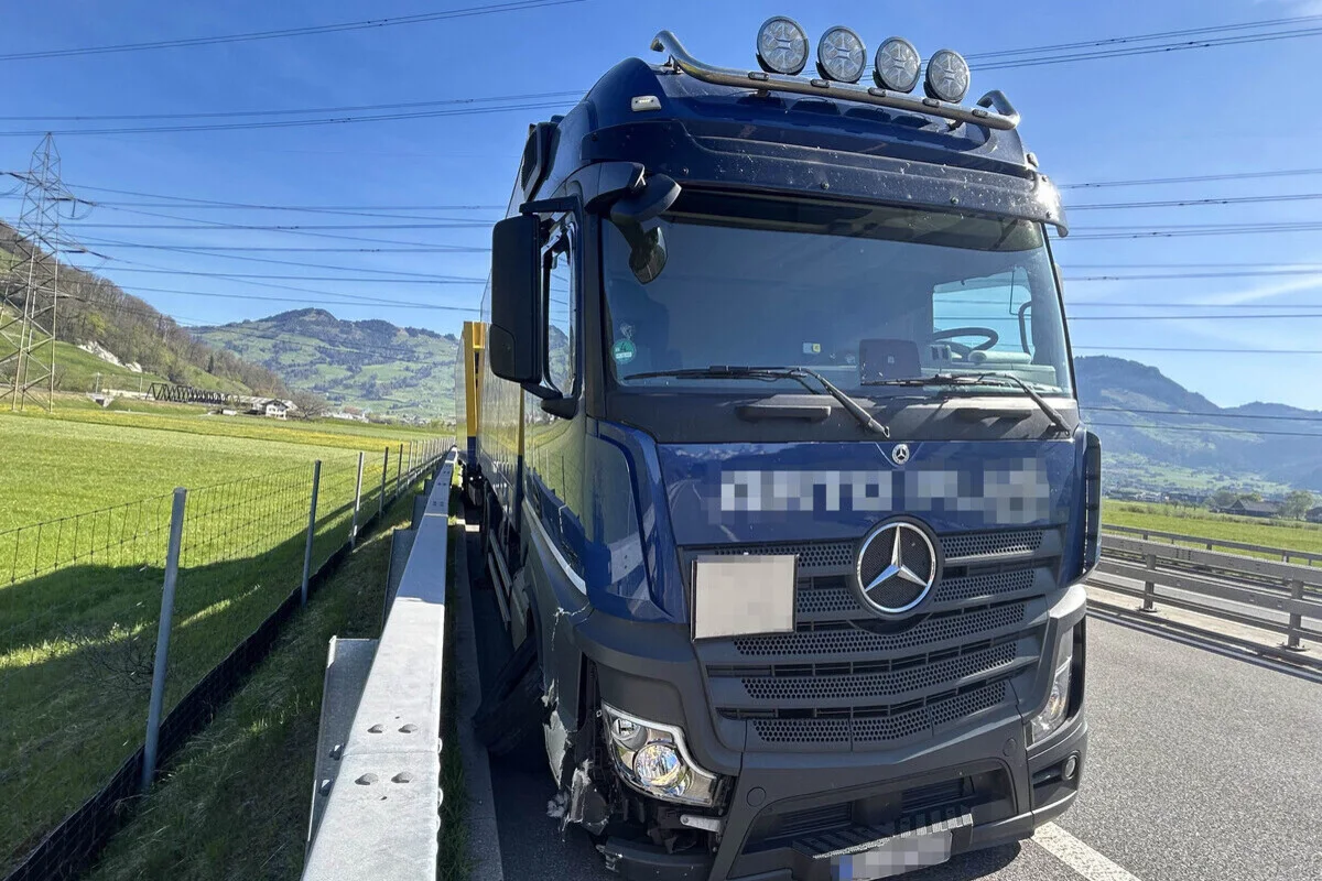 Ingenbohl SZ – Unfall zwischen Lastwagen und Auto auf A4