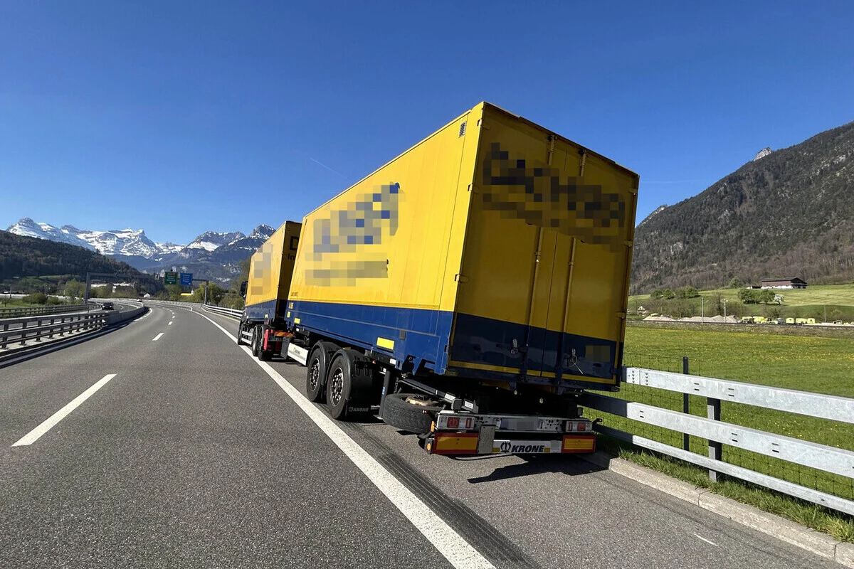 Ingenbohl SZ – Unfall zwischen Lastwagen und Auto auf A4