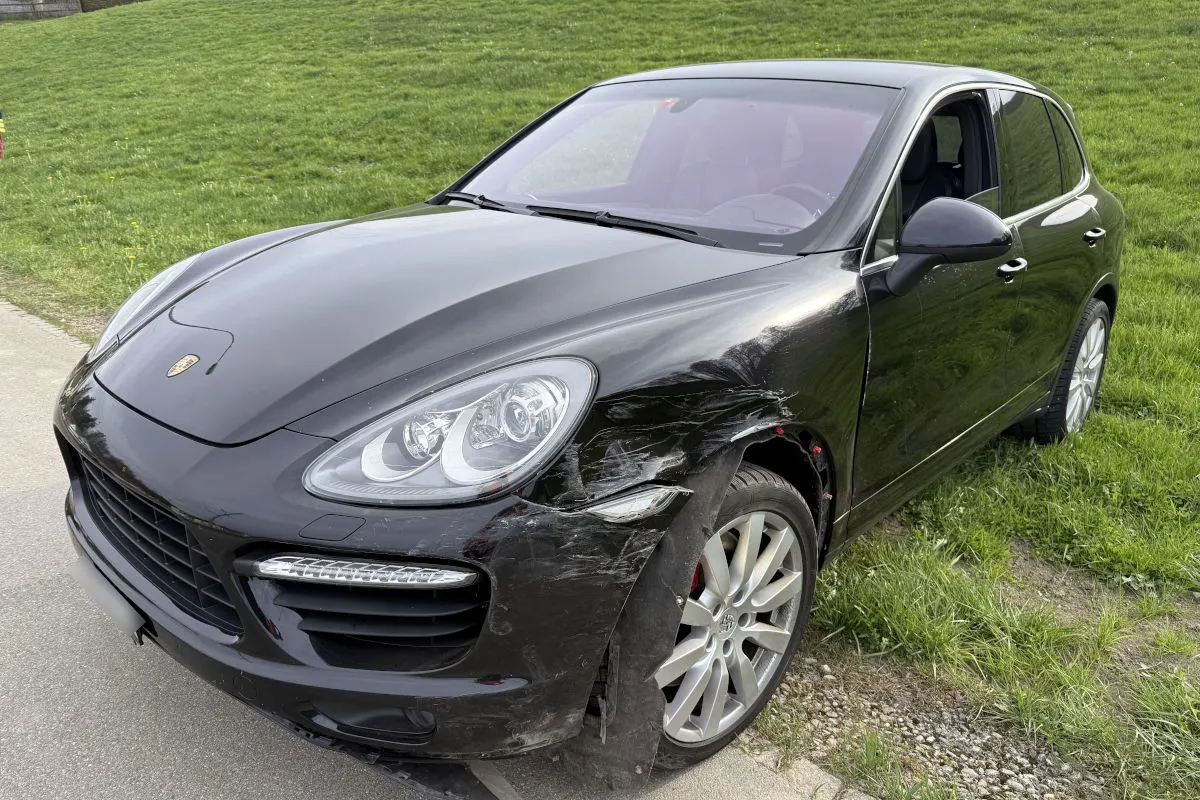 St.Gallen SG – Auf der Gegenfahrbahn mit Auto kollidiert